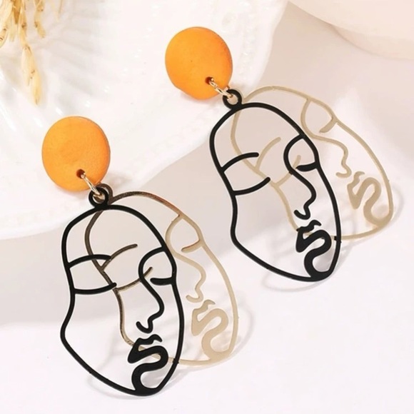 Jewelry - 🍎5for$25🍎NEW Artistic Shadow Face Cutout Novelty Dangle Earrings